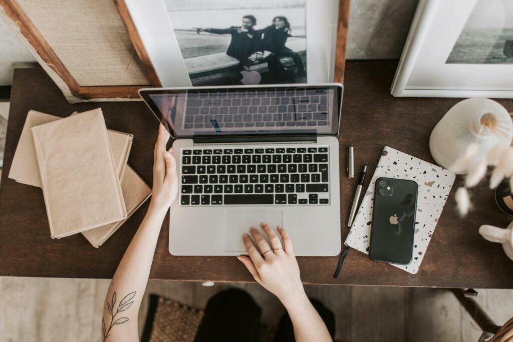 Photo illustrant comment référencer son site sur Google